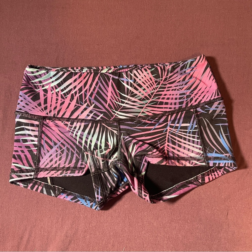 Fleo Tropical Fern/Feather 2.5" Booty Shorts Purple/Pink/Blue - Size Extra Small